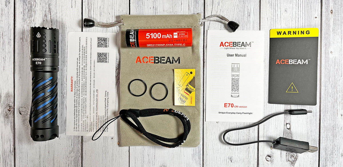 Acebeam E70 CRI tartozékok